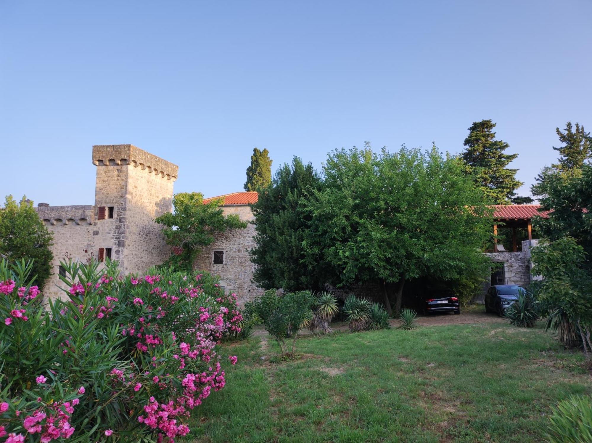 Jankovich Castle Apartment Benkovac Luaran gambar